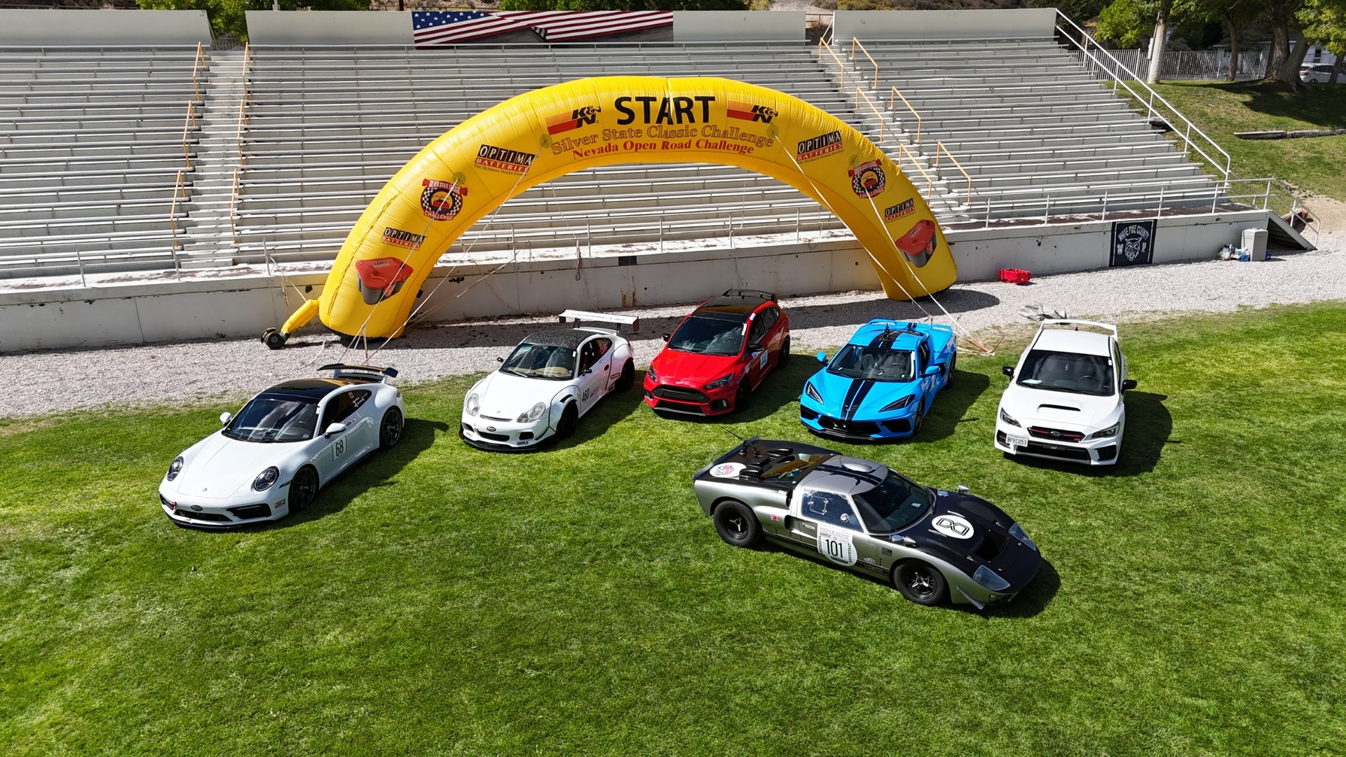 Start arch with grid cars